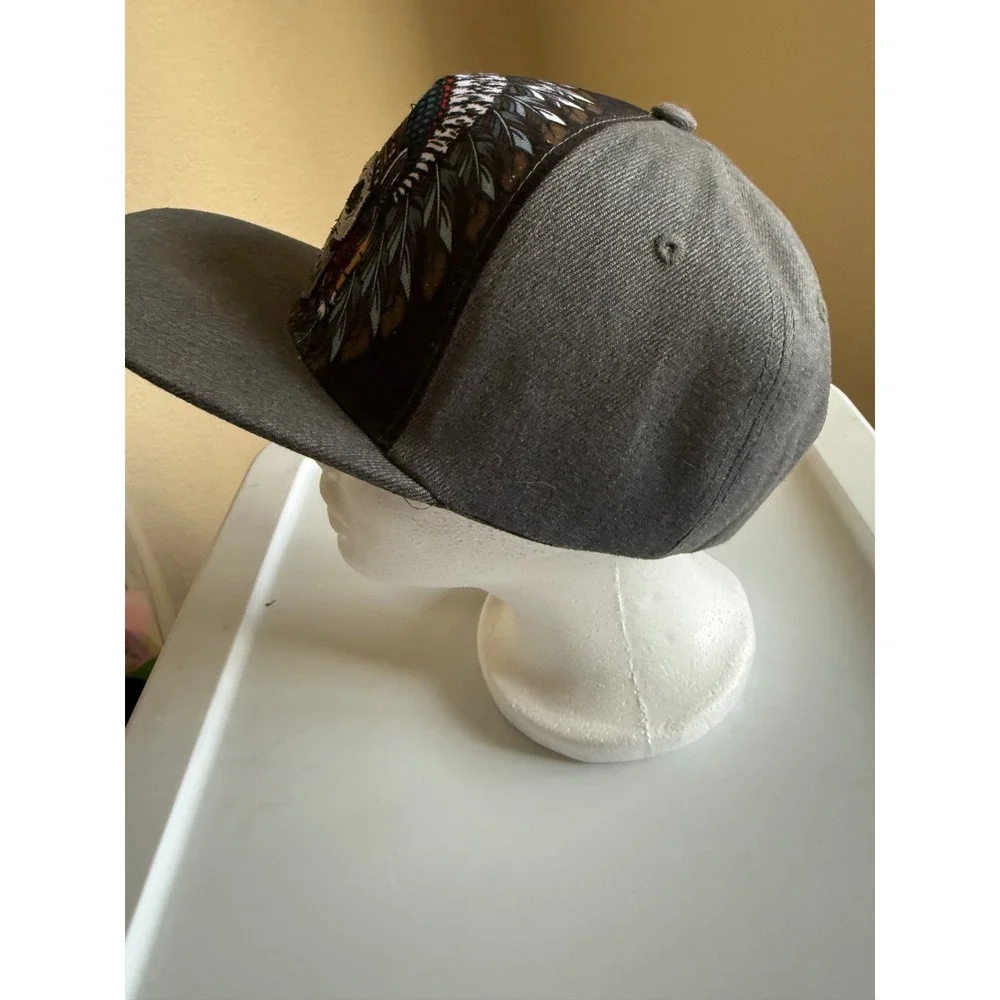 Top Level Gray Skull Snapback Hat Flat Brim One size
